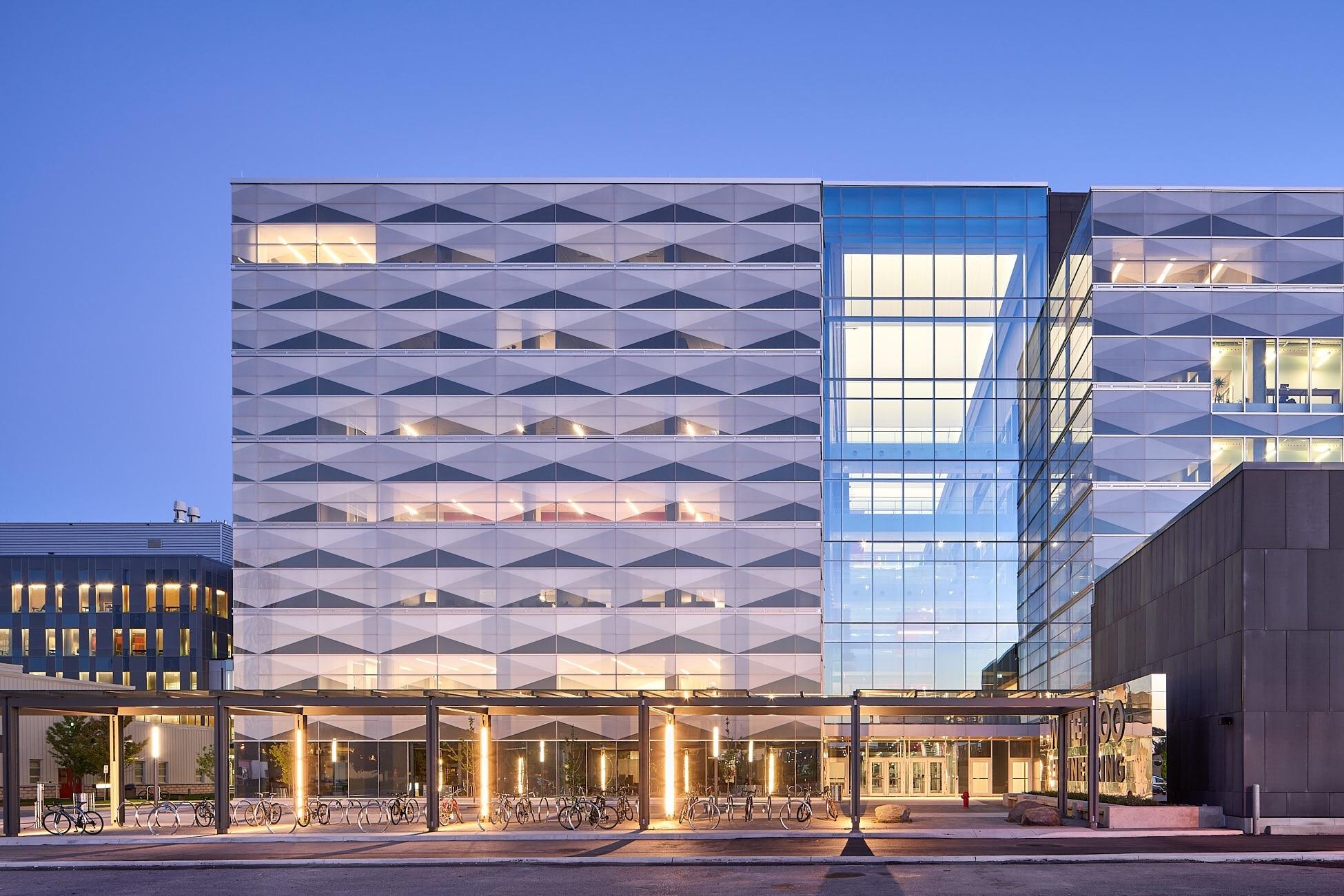 滑鐵盧大學 University of Waterloo