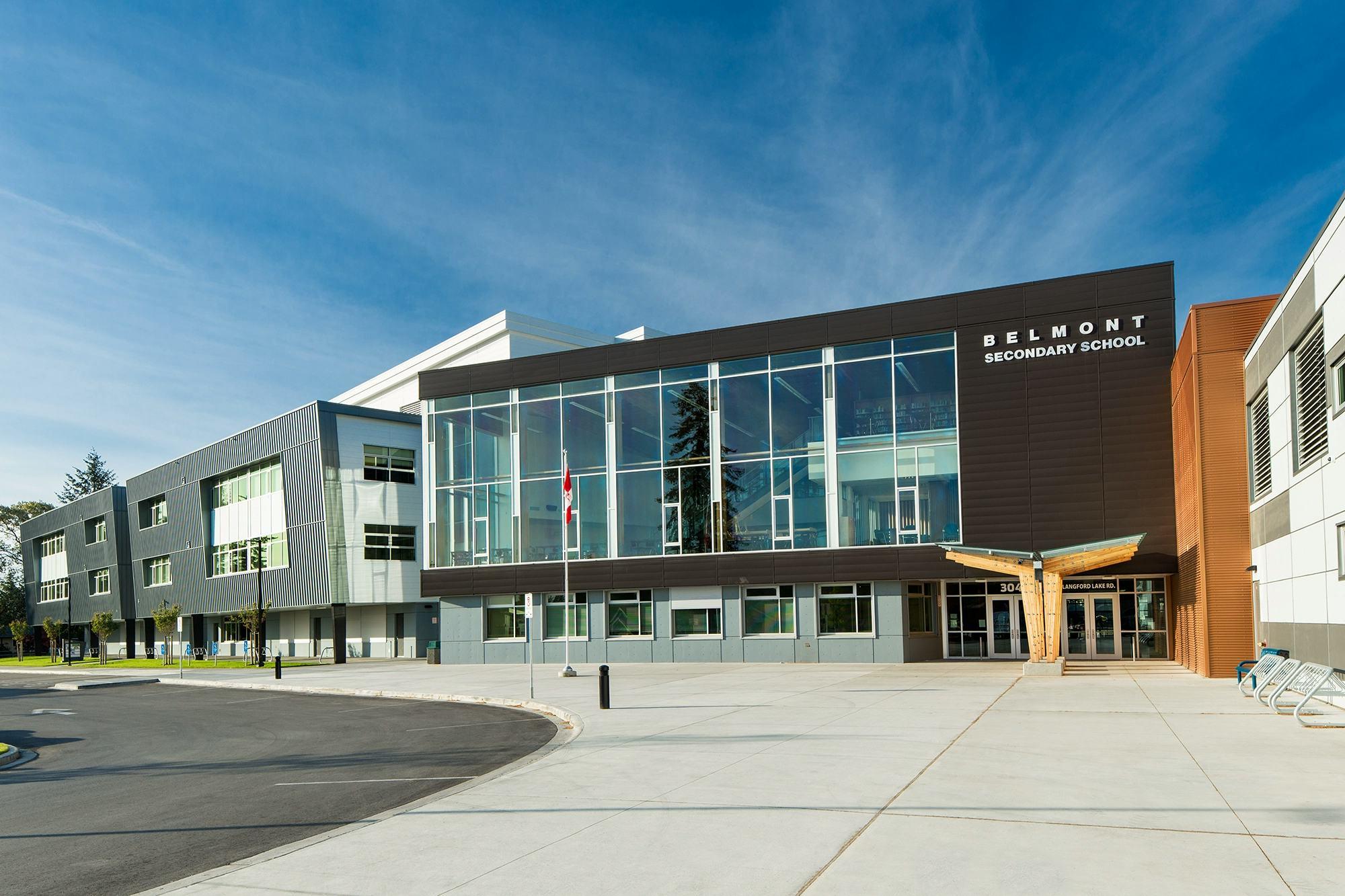 加拿大公立高中 Public High School