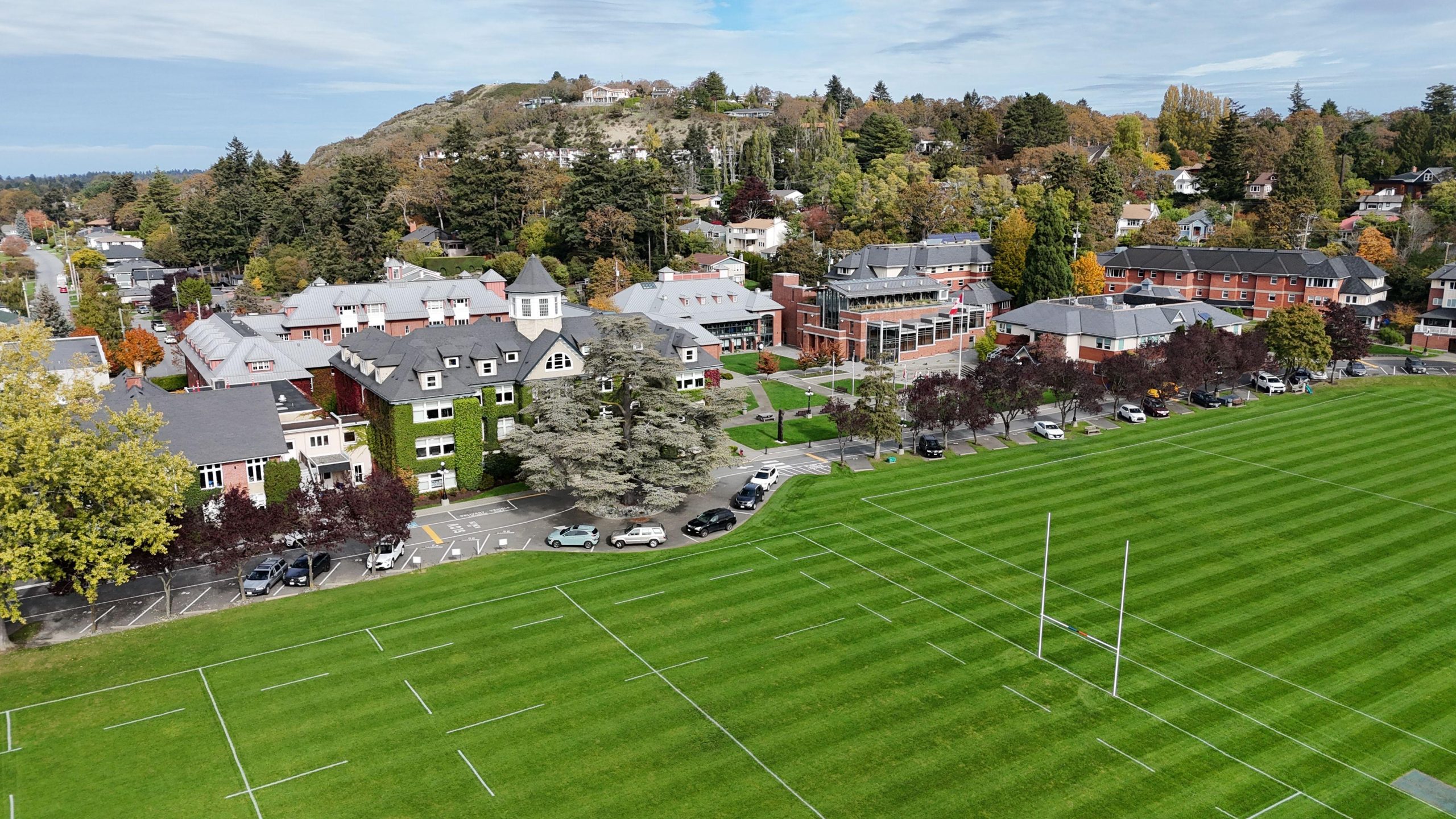 St. Michaels University School 聖邁克大學附屬中學