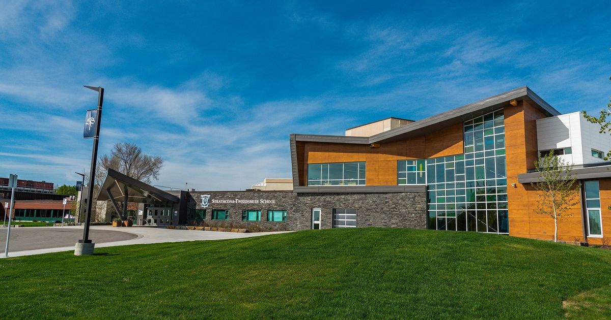 Strathcona-Tweedsmuir School 斯特拉斯科納特威茲繆爾學校