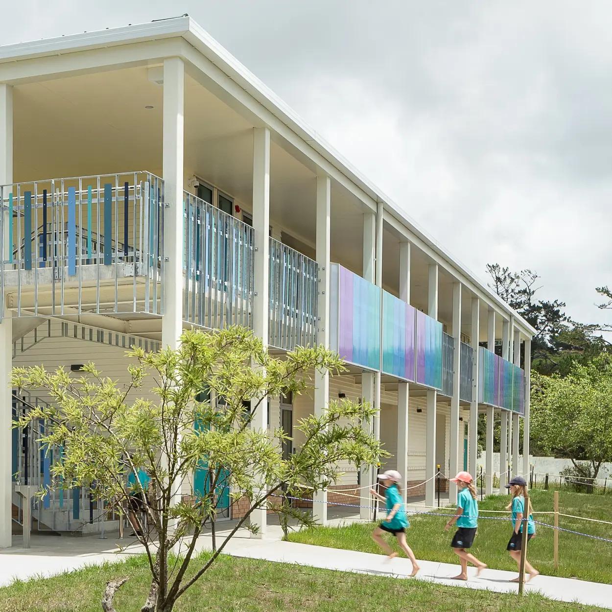 Long Bay Primary School 學校背景與教育理念